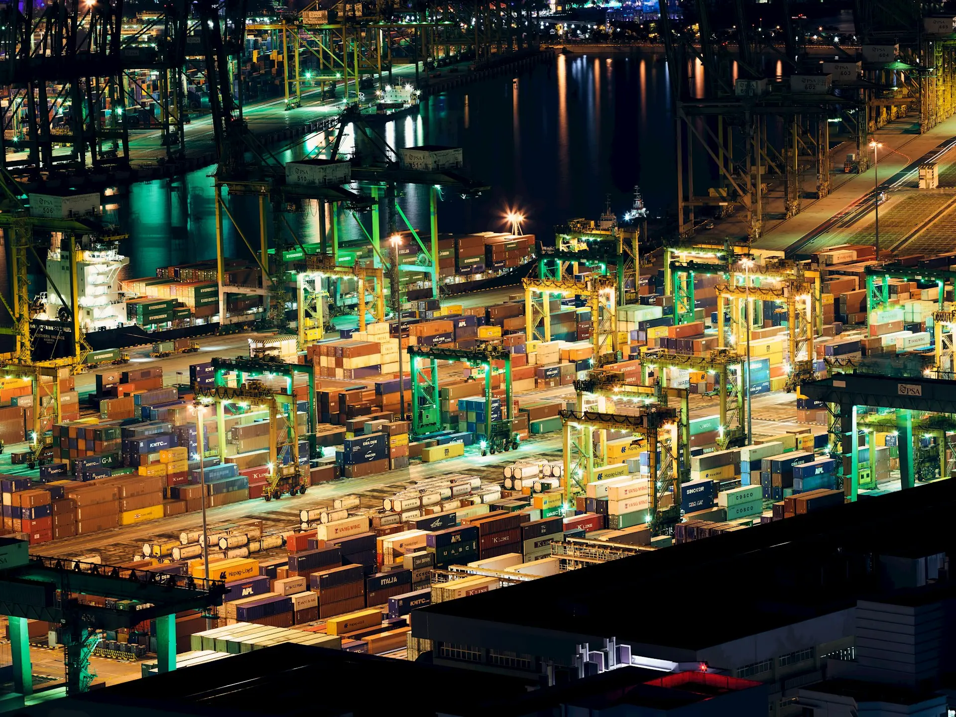 birds eye view of ships